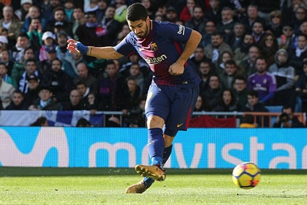 Chấm điểm Real 0-3 Barca: Bất ngờ Suarez và siêu hậu vệ