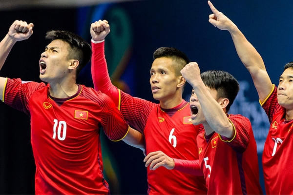 Lịch thi đấu bóng đá hôm nay 8/2: Việt Nam đấu Uzbekistan