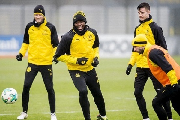 Usain Bolt tập cùng Dortmund, thực hiện giấc mơ bóng đá