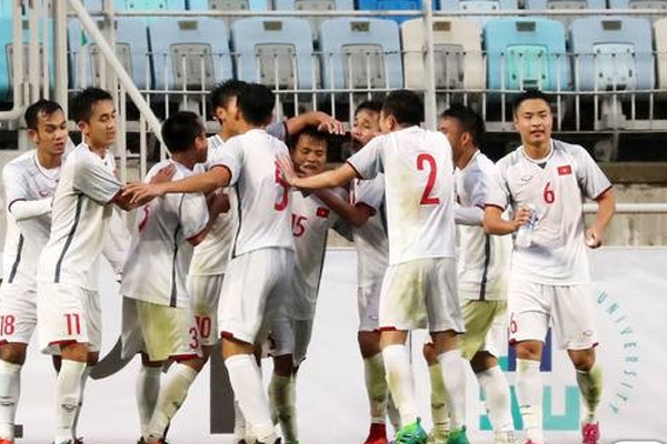 U19 Việt Nam gây bất ngờ, Hàn Quốc 'thót tim' trên sân nhà