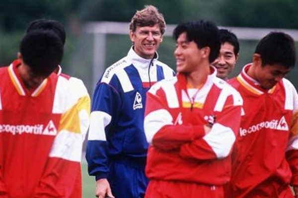 “HLV Wenger có thể dẫn dắt ĐT Nhật Bản”