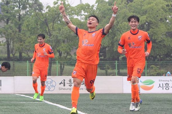Cựu sao U23 Việt Nam lại tỏa sáng tại Hàn Quốc