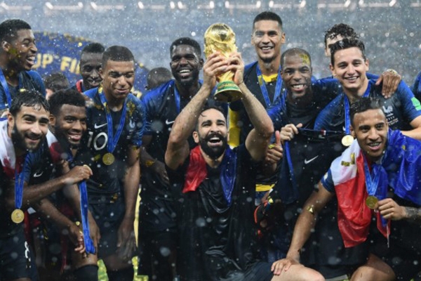 Vừa vô địch World Cup, sao ĐT Pháp lập tức chia tay ĐTQG