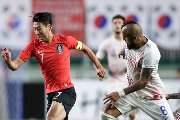 Hàn Quốc và Chile hòa không bàn thắng sau trận cầu kịch tính