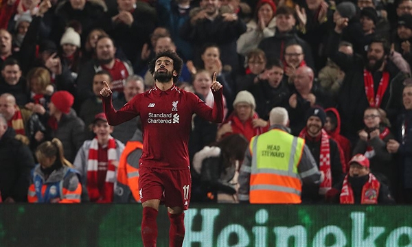 Salah lập công, Liverpool giành vé vào vòng 1/8