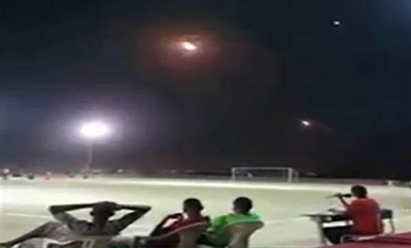 VIDEO bóng đá Yemen: Bóng ở dưới chân, tên lửa bay trên đầu