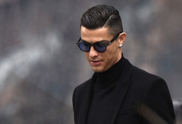 Ronaldo ẵm giải phong cách ăn mặc đẹp nhất Bồ Đào Nha 2020