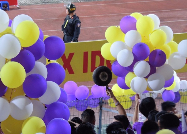 Fan V.League cầm 'chảo' cỗ vũ lên báo châu Á