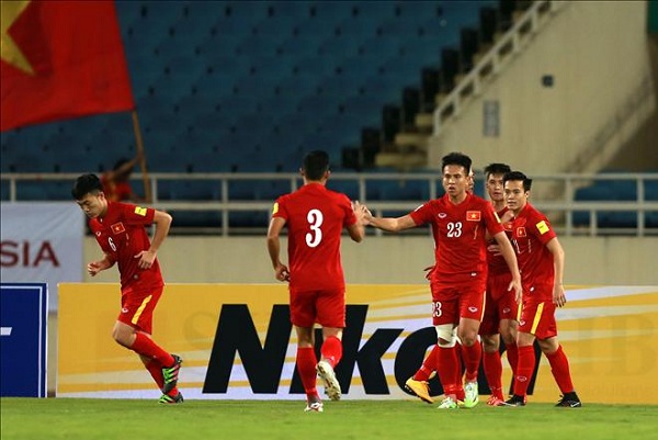 Người Thái nói gì khi ĐT Việt Nam đứng đầu ĐNÁ trên BXH FIFA?