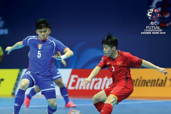 HLV Futsal Việt Nam: 'Chúng tôi vào tứ kết bằng tinh thần U23 VN'