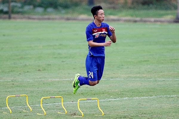 Cầu thủ U23 Việt Nam: 'Ở HAGL đừng để bị loại, xấu hổ lắm'