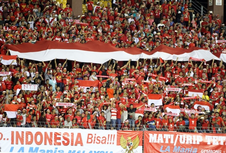 CĐV Indonesia gây sốc tại giải đấu U16 Việt Nam tham dự