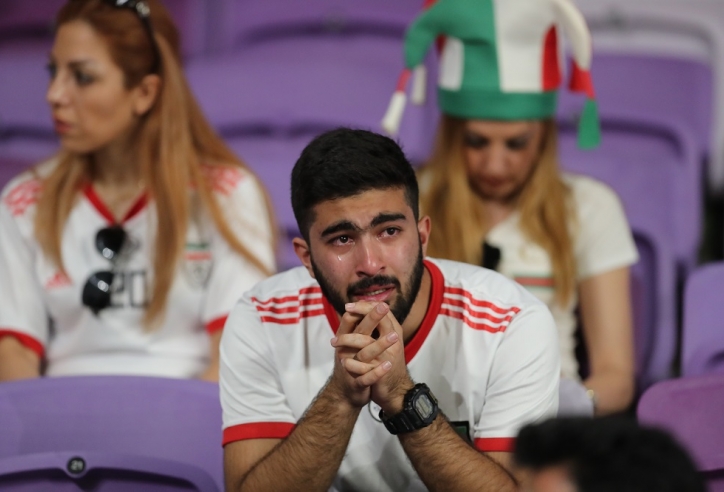Cầu thủ, CĐV Iran khóc nức nở sau trận thua đậm Nhật Bản