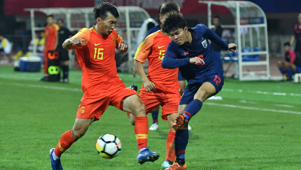 VIDEO: Trung Quốc nhận cú sốc từ Thái Lan ở giải đấu trên nhà