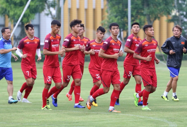 VIDEO: U23 Việt Nam thắng sát nút 'đàn em' U18 Việt Nam