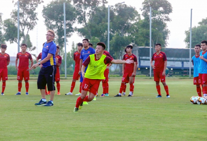 Cầu thủ U19 Việt Nam gây ấn tượng với HLV Philippe Troussier