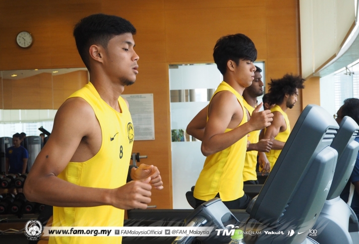 VIDEO: Malaysia hăng say tập gym, quyết thắng ĐT Việt Nam