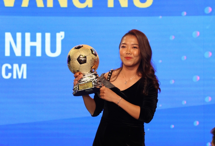 Huỳnh Như đẹp rạng ngời trong ngày nhận QBV 2020