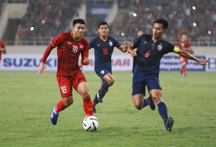 Thai defender nearly breaks his former teammate’s leg in Thai-League