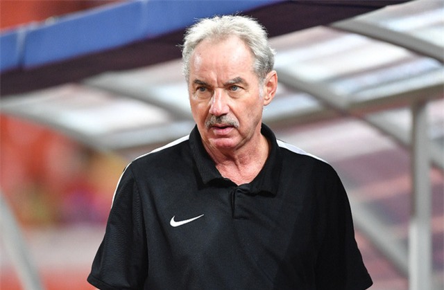 ‘Austria Wien contacts me for Van Hau case’, claims Alfred Riedl
