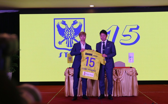 Sint-Truidense gives Cong Phuong no. 15 jersey once belonged to a Japan player