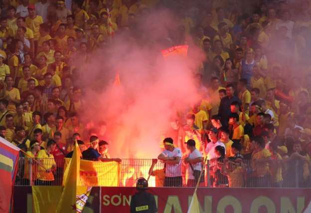 Hanoi FC captain condemns  flares