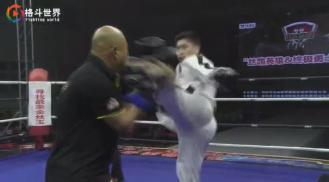 Cao thủ Thái Cực Quyền lại bại trận trước võ sĩ taekwondo