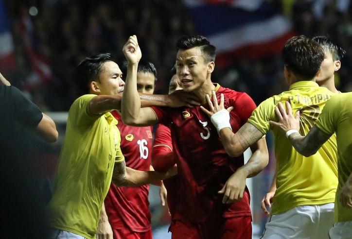 Messi Thái Lan bị CĐV Việt Nam tấn công sau bình luận sốc về Văn Hậu