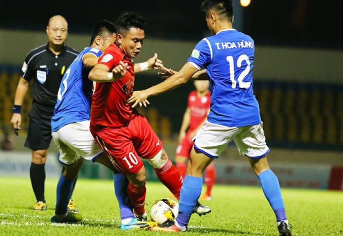 TPHCM tiếp tục bám đuổi Hà Nội FC trong cuộc đua vô địch