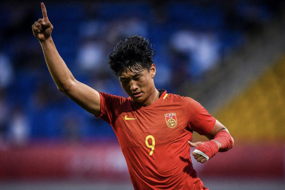 Cầu thủ Trung Quốc bị phạt nặng vì chê đội nhà sau trận thua U22 VN