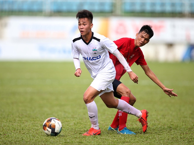 U21 Hồng Lĩnh Hà Tĩnh đè bẹp U21 HAGL trên sân Pleiku