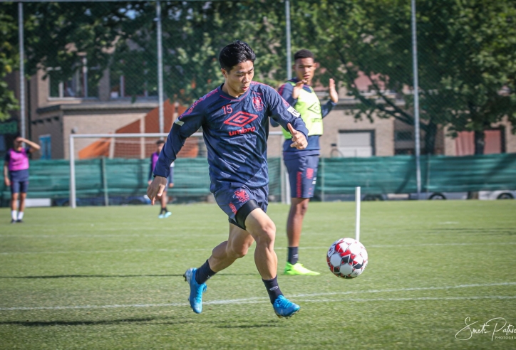 VIDEO: Công Phượng lỡ cơ hội ghi bàn trong thế đối mặt của U21 Sint-Truiden