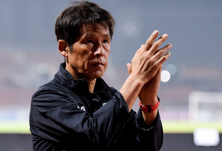 Thái Lan gia hạn với HLV Akira Nishino, trả lương gấp đôi thầy Park