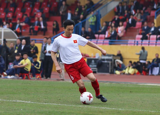 Phó Thủ Tướng Vũ Đức Đam từng ghi 2 bàn vào lưới đội Nghị sĩ Hàn Quốc