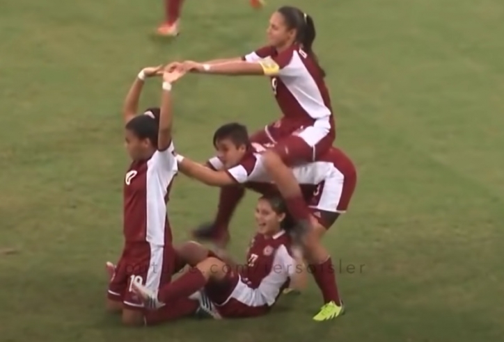 VIDEO: Những tình huống ăn mừng vô cùng hài hước của các nữ cầu thủ