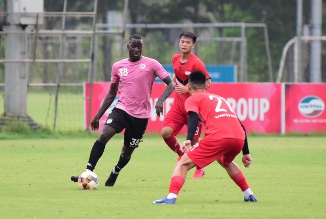 Tiền đạo Pháp giúp Hà Nội FC đánh bại Viettel lần thứ 2 liên tiếp