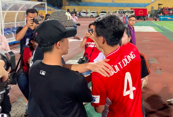 VIDEO: 3 người hùng U23 châu Á 2018 hội ngộ trên SVĐ Hàng Đẫy