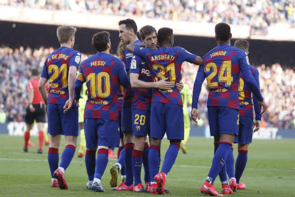Hành động đẹp của các cầu thủ Barca dành cho đồng đội