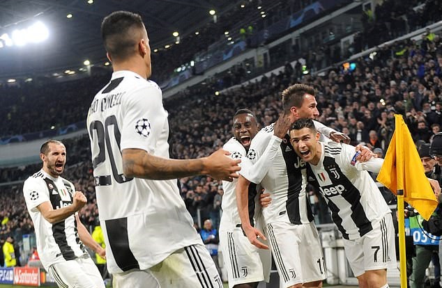 Lyon vs Juventus: Đội khách lại trông chờ vào Ronaldo