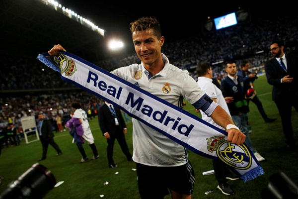 Ronaldo chửi thề khi Real không được trao Cúp ngày vô địch
