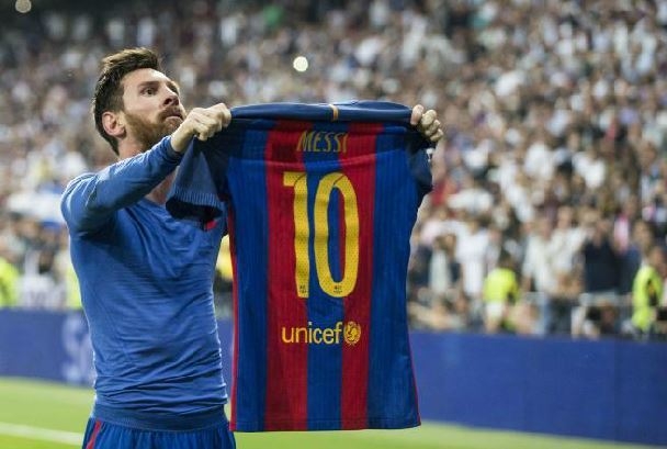 VIDEO:TOP 10 bàn thắng đẹp nhất của Messi mùa giải 2016/2017
