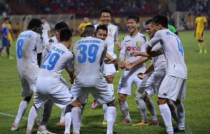 Video bàn thắng: Hà Nội FC 1-0 SLNA (Vòng 13-V.League 2017)