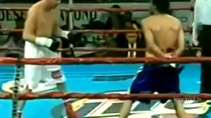 VIDEO Bất ngờ khi Túy Quyền hàng xịn xuất hiện trên sàn Boxing