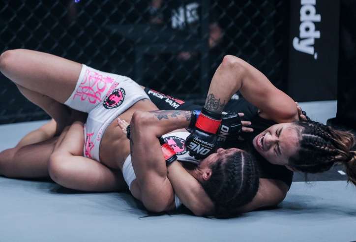 Sở hữu kĩ năng khóa siết hiệu quả cùng ĐKVĐ ONE Angela Lee