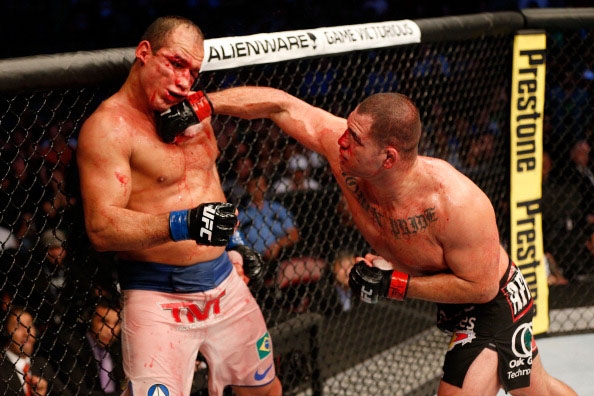 FULL TRẬN UFC 166: Cain Velasquez thảm sát Junior Dos Santos sau 5 hiệp đấu