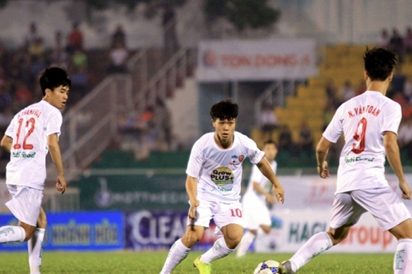 Điểm tin 7/1: BLV Quang Huy dự đoán HAGL 'bớt nhọc' ở V-League 2017