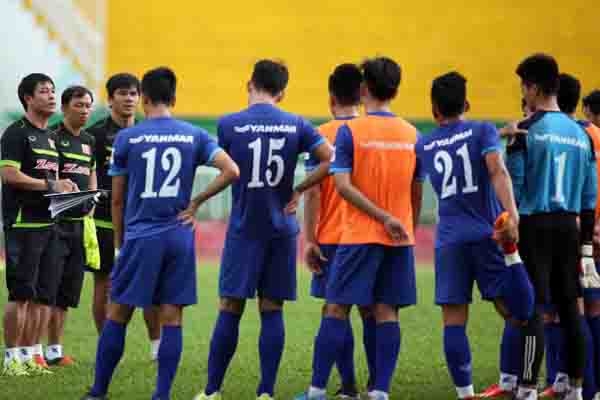 HLV Hữu Thắng lên xong bộ khung U23 VN đấu Malaysia