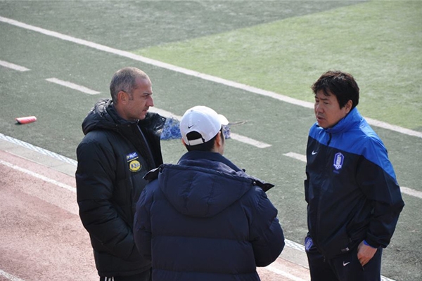 HLV Hàn Quốc nể lối chơi tiqui-taka của U17 HAGL