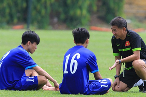 Cầu thủ HAGL là chuyên gia phiên dịch của U20 Việt Nam