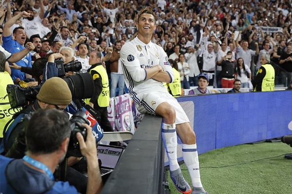 Ronaldo bị kiểm tra doping sau trận thắng Atletico Madrid